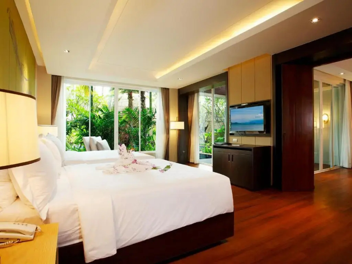 Graceland Khaolak Beach Resort