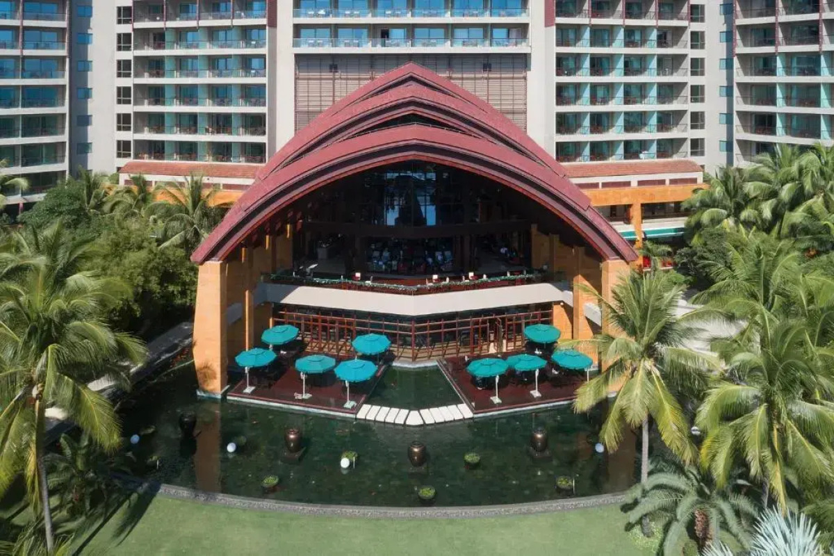 Pullman Oceanview Sanya Bay Resort & Spa