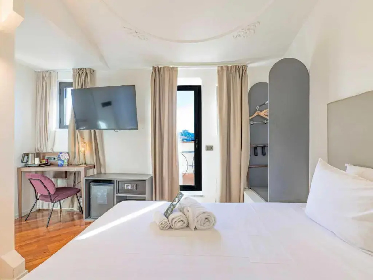 Отель B&B Hotel Firenze Laurus al Duomo