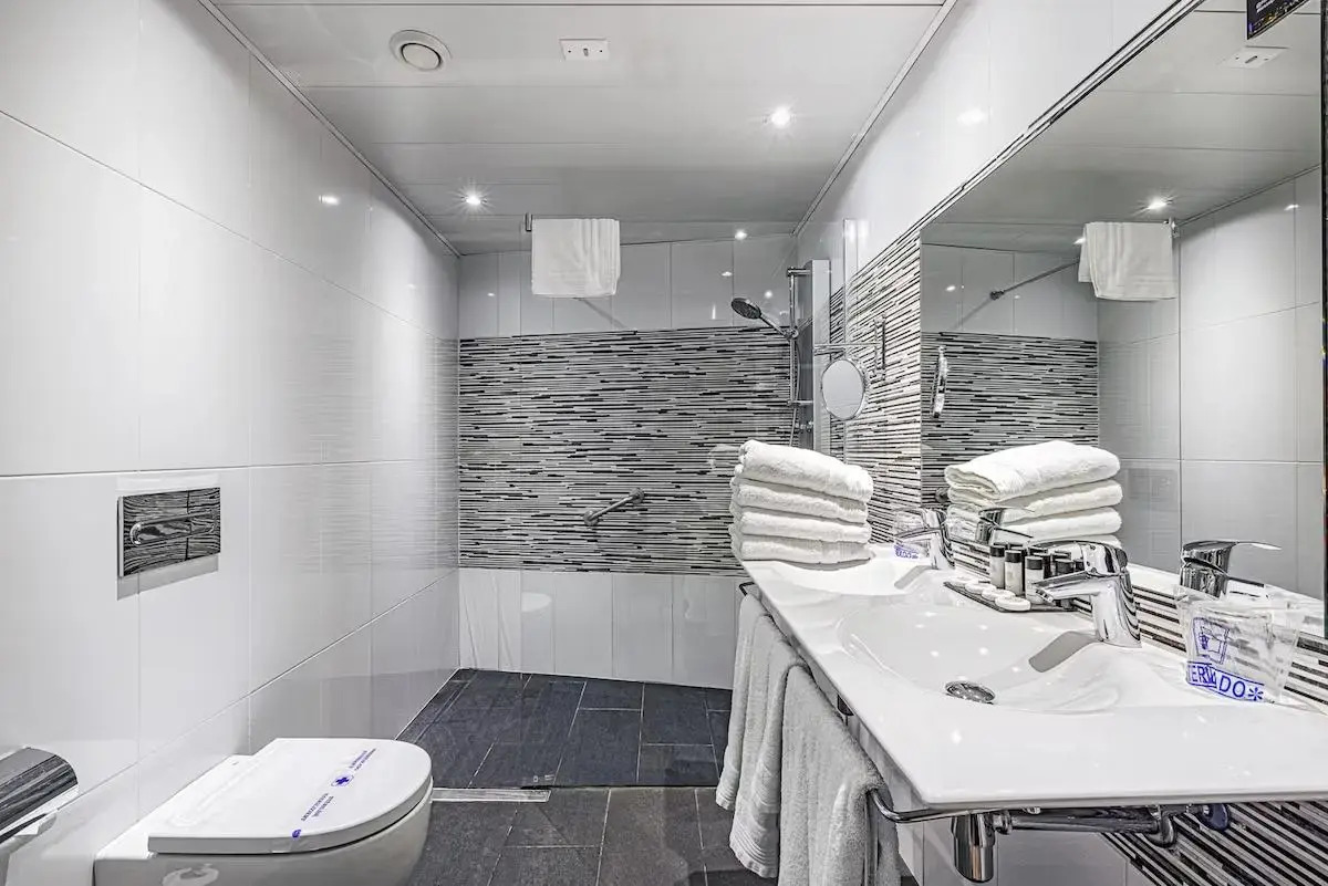 Отель Ronda Lesseps