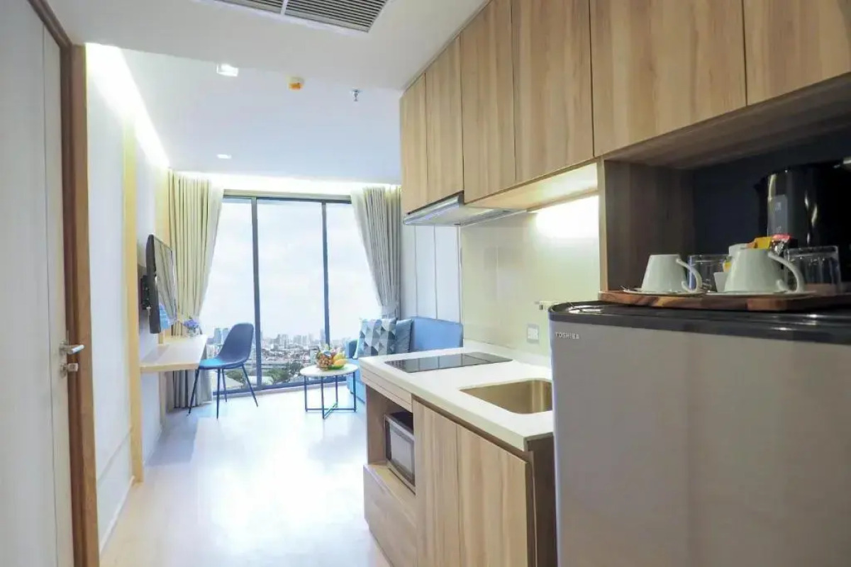 The Quarter Phromphong by UHG