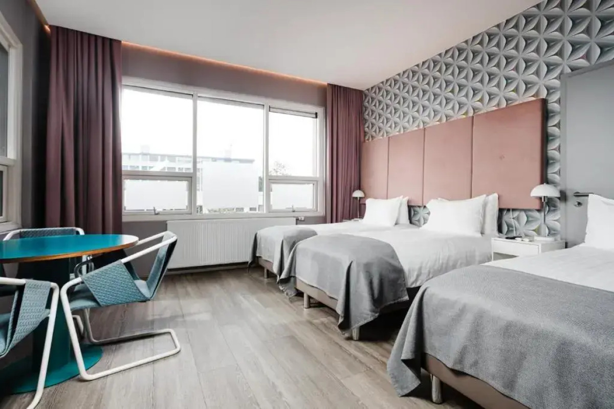 Отель Oddsson Midtown 