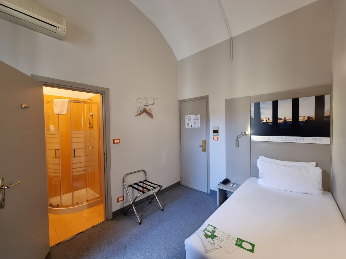 Green Class Hotel Astoria