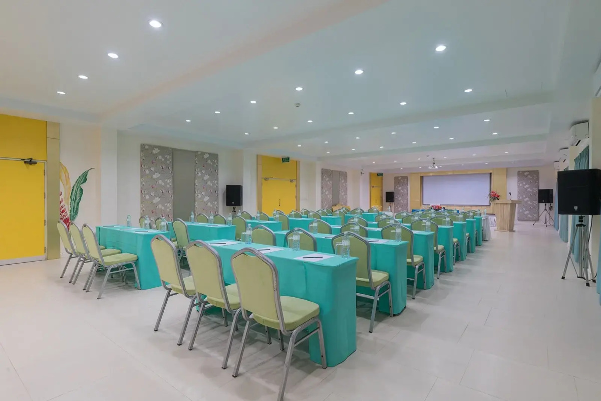 The Briza Beach Resort Khaolak