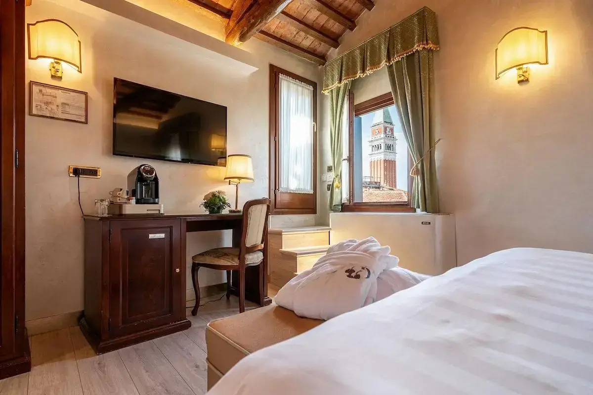 Отель Colombina