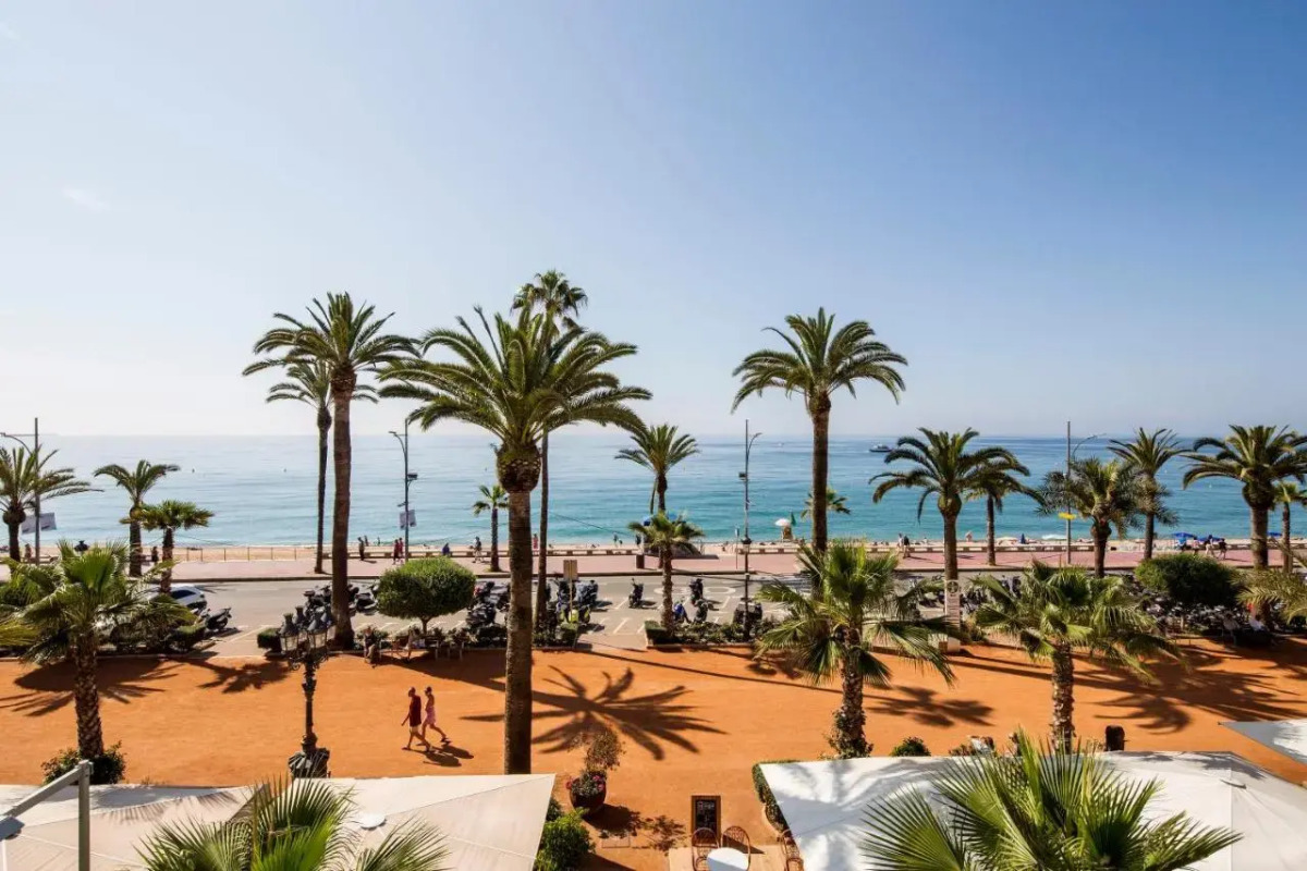 Отель URH Excelsior