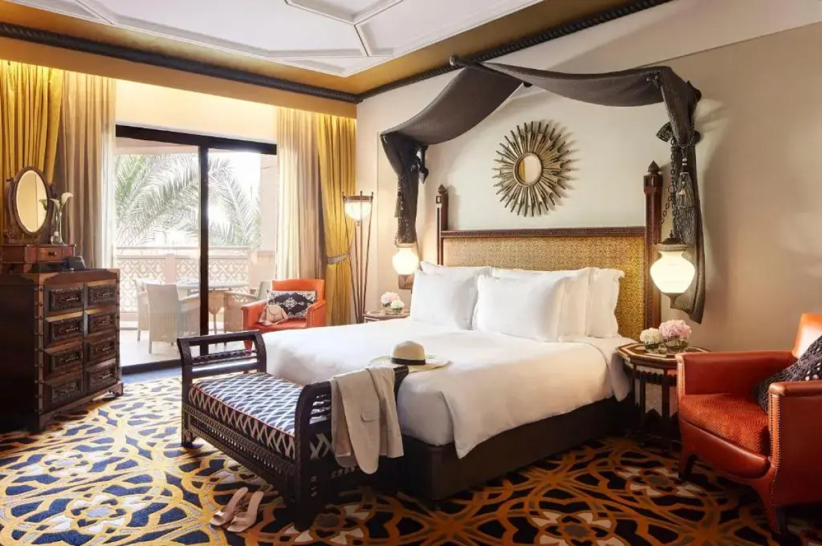 Отель Jumeirah Al Qasr Dubai