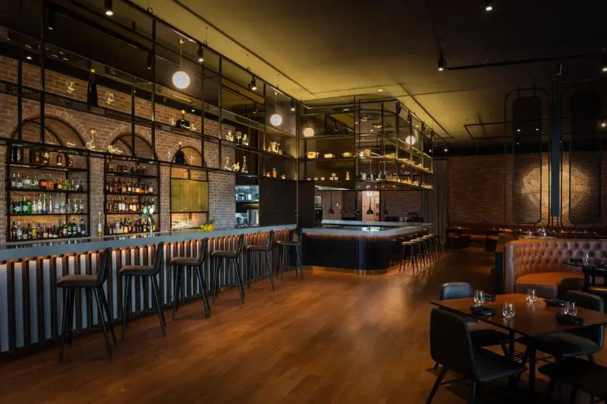 Отель The WB Abu Dhabi, Curio Collection by Hilton