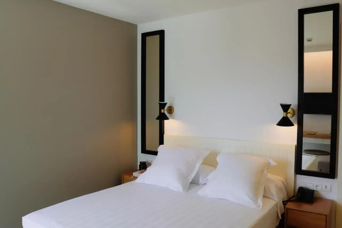 Отель Almirante 