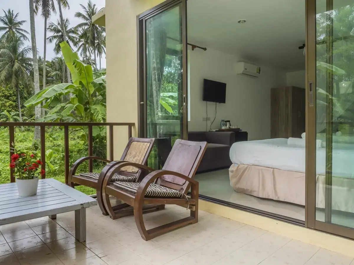 Baan Mai Beachfront Phuket Lone Island