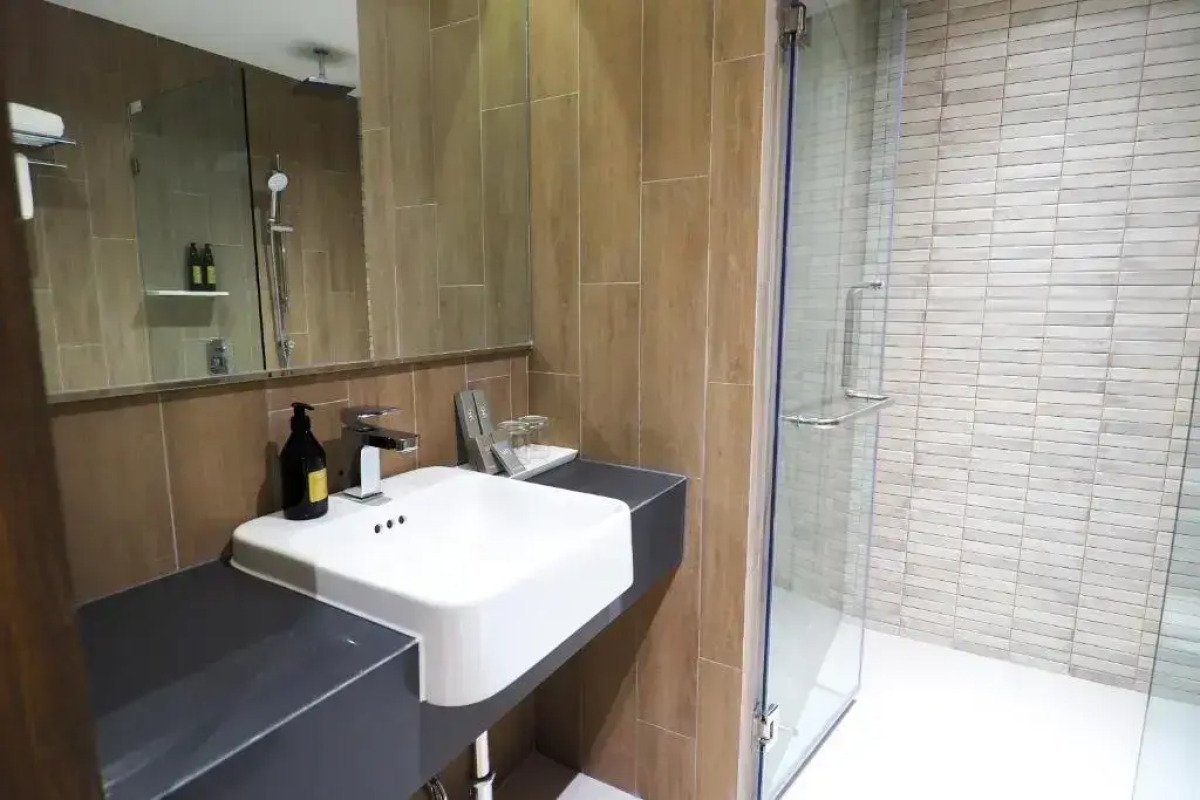 The Quarter Phromphong by UHG