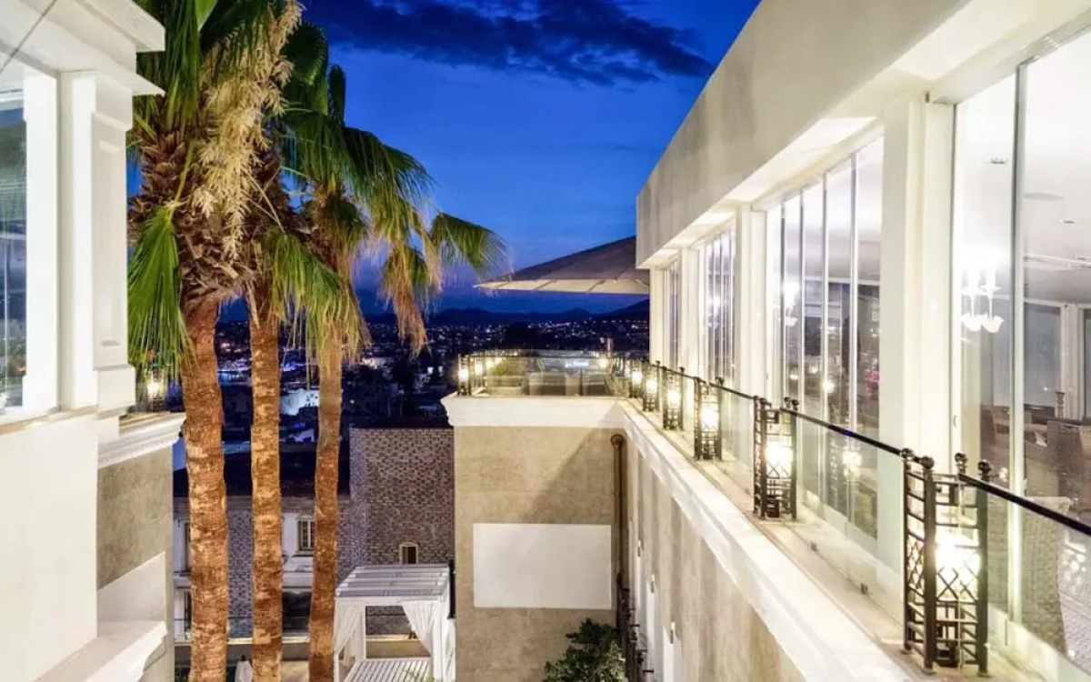 Ena Boutique Hotel & Residences