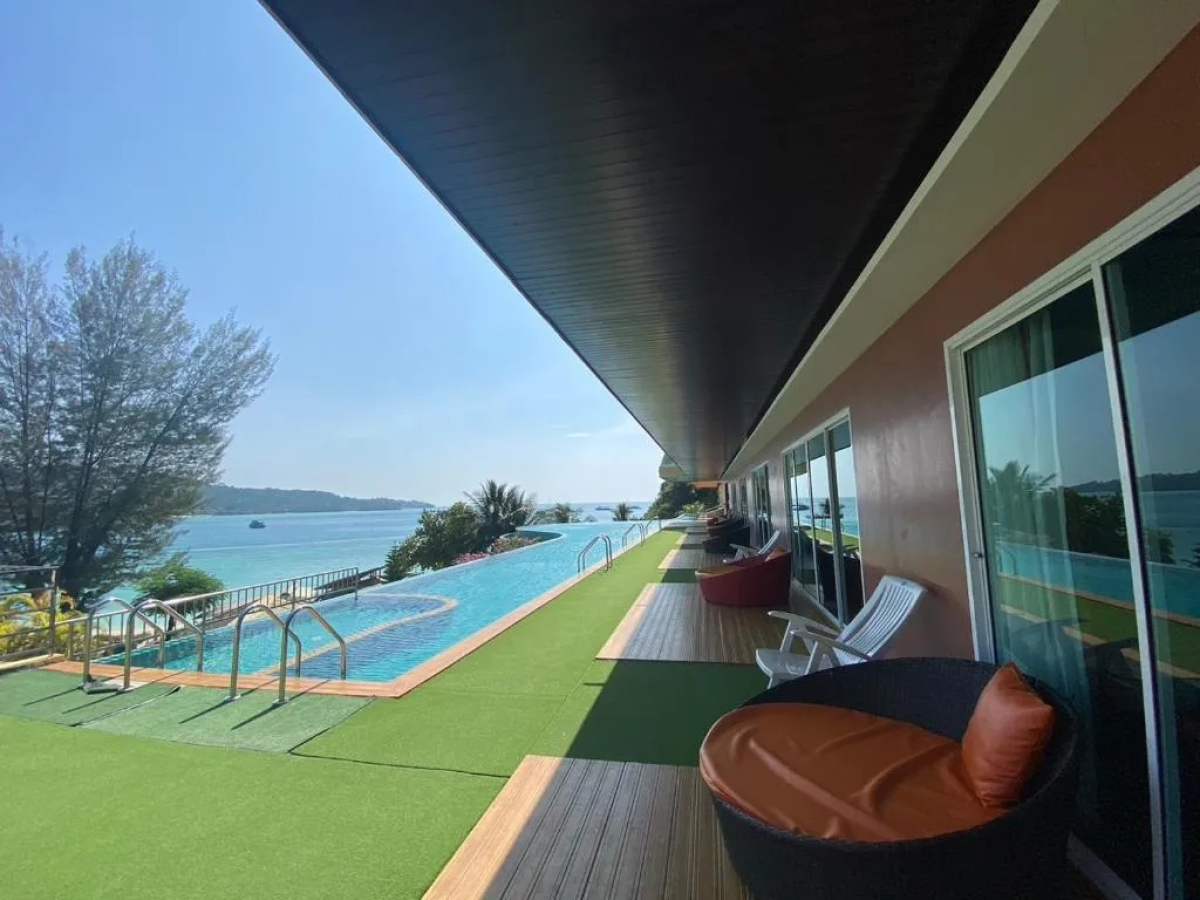 Phi Phi Cliff Beach Resort