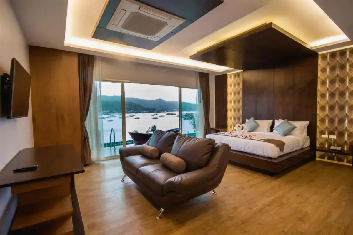 Phi Phi Cliff Beach Resort