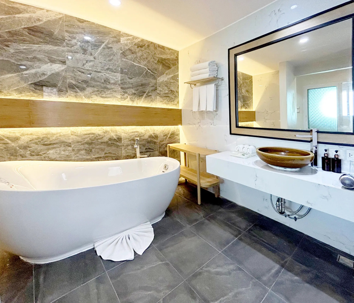 Phi Phi Holiday Resort – SHA Extra Plus