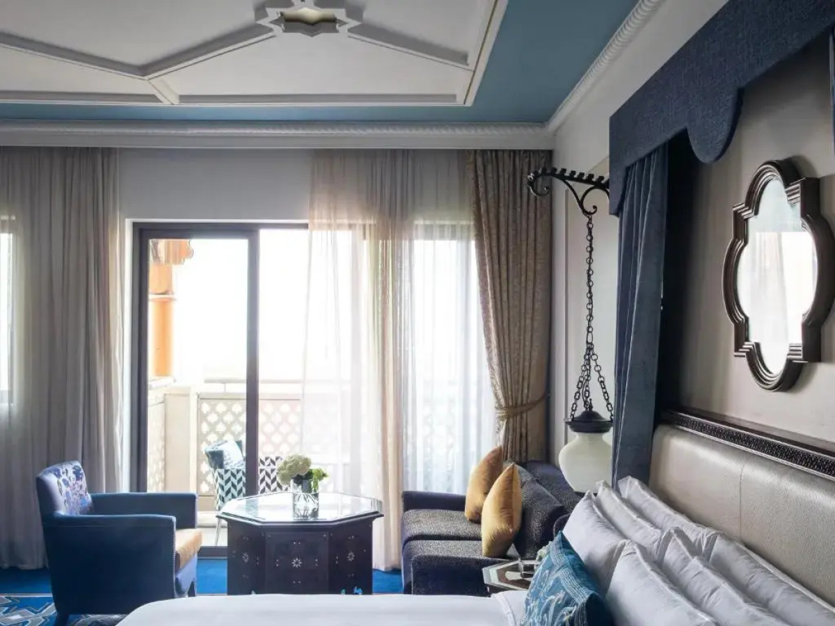 Отель Jumeirah Al Qasr Dubai