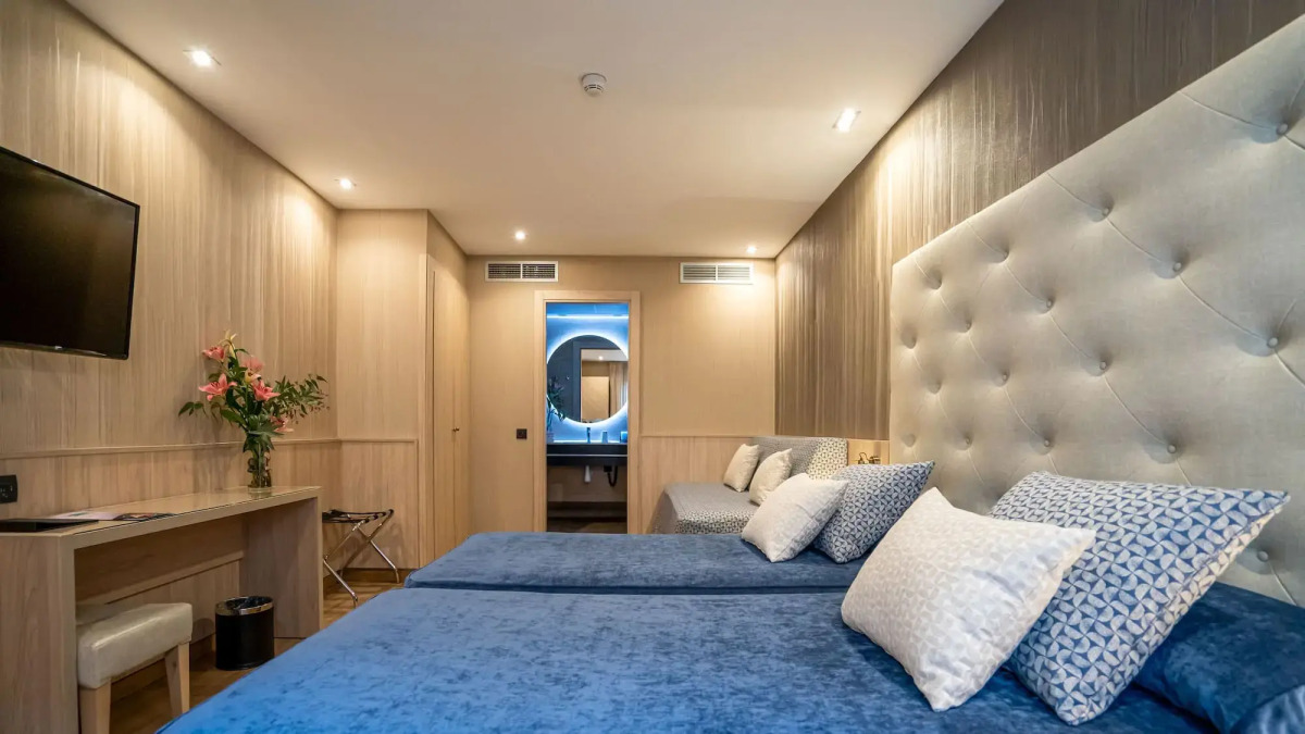 Отель Oriente Atiram