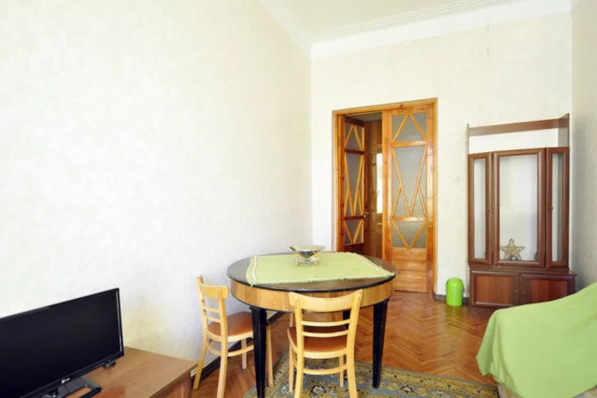 Ester President Hostel