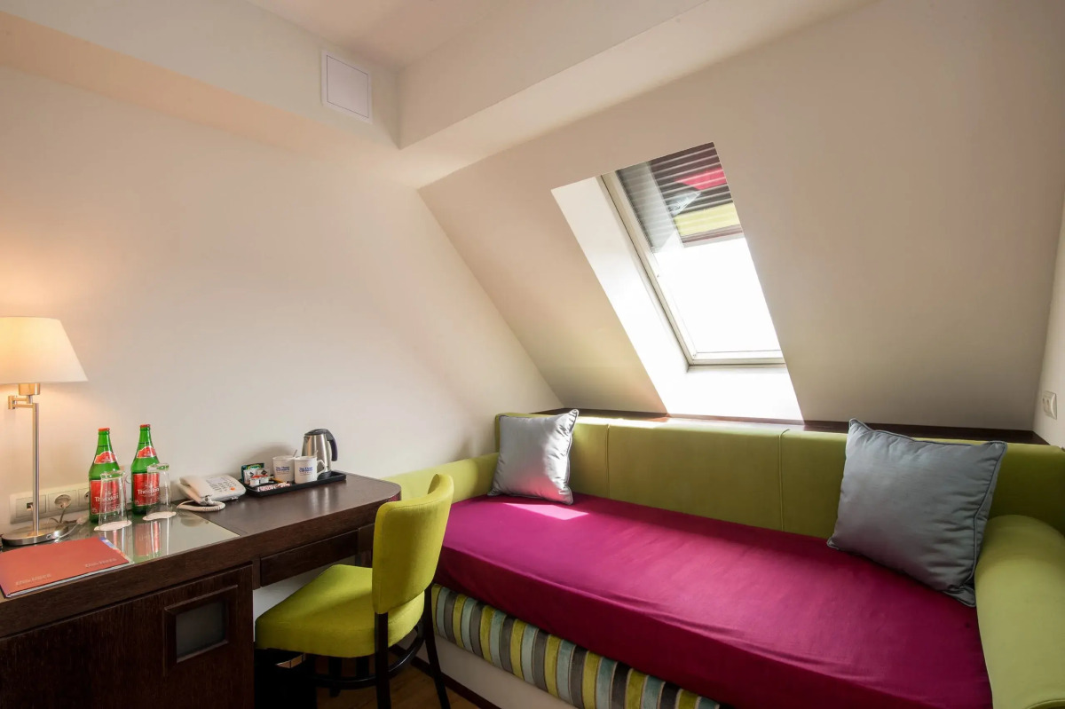 Three Corners Hotel Art