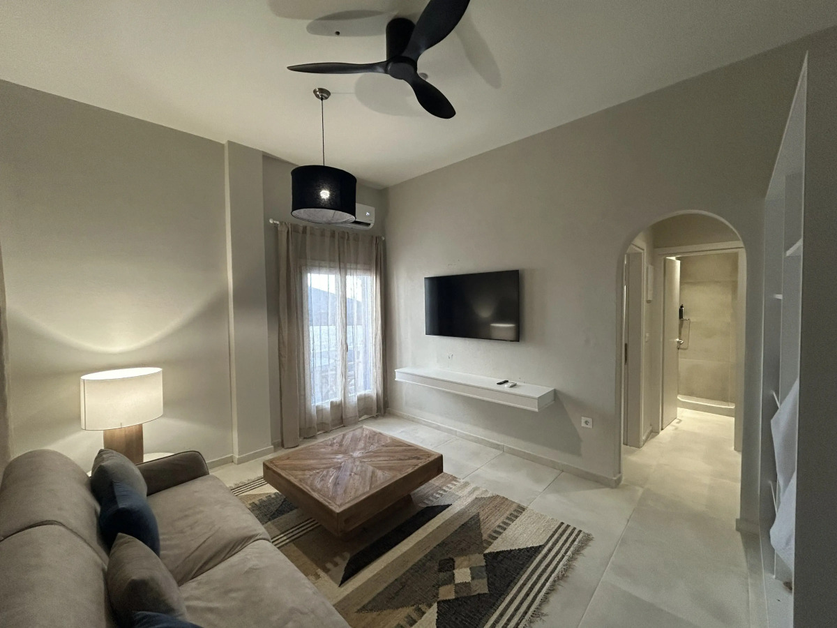 Bios Santorini Vegan - Vegetarian Boutique Hotel 