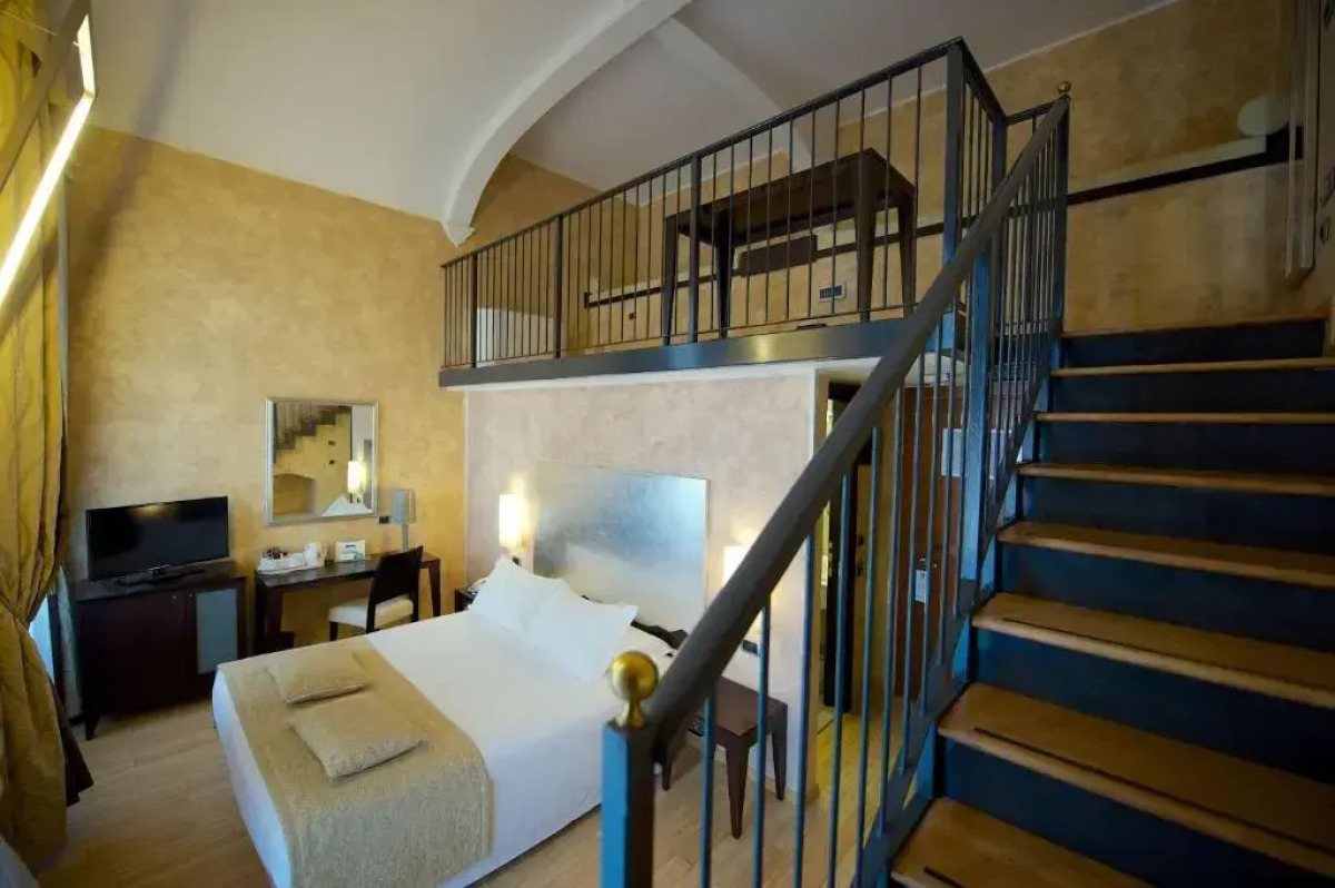 Best Western Crystal Palace Hotel