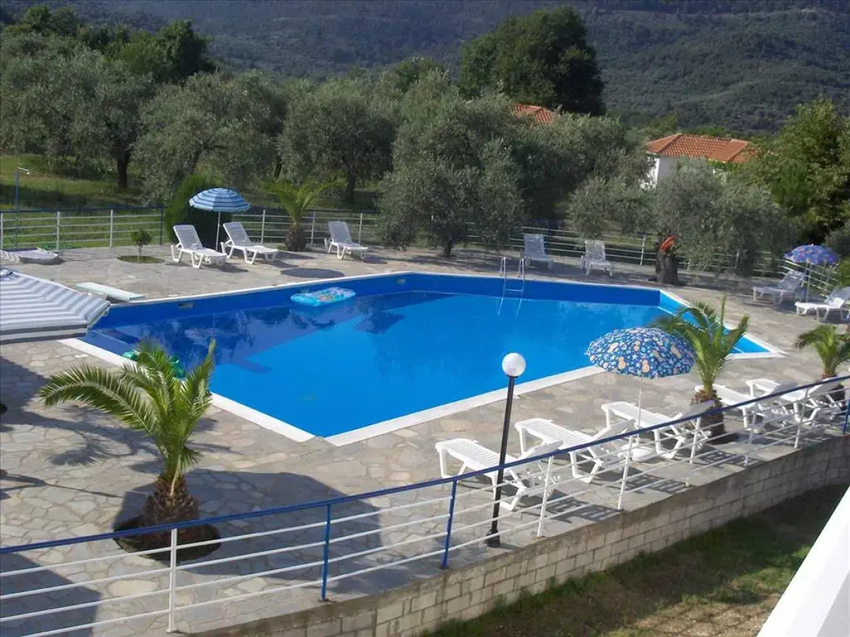 Отель Achillion