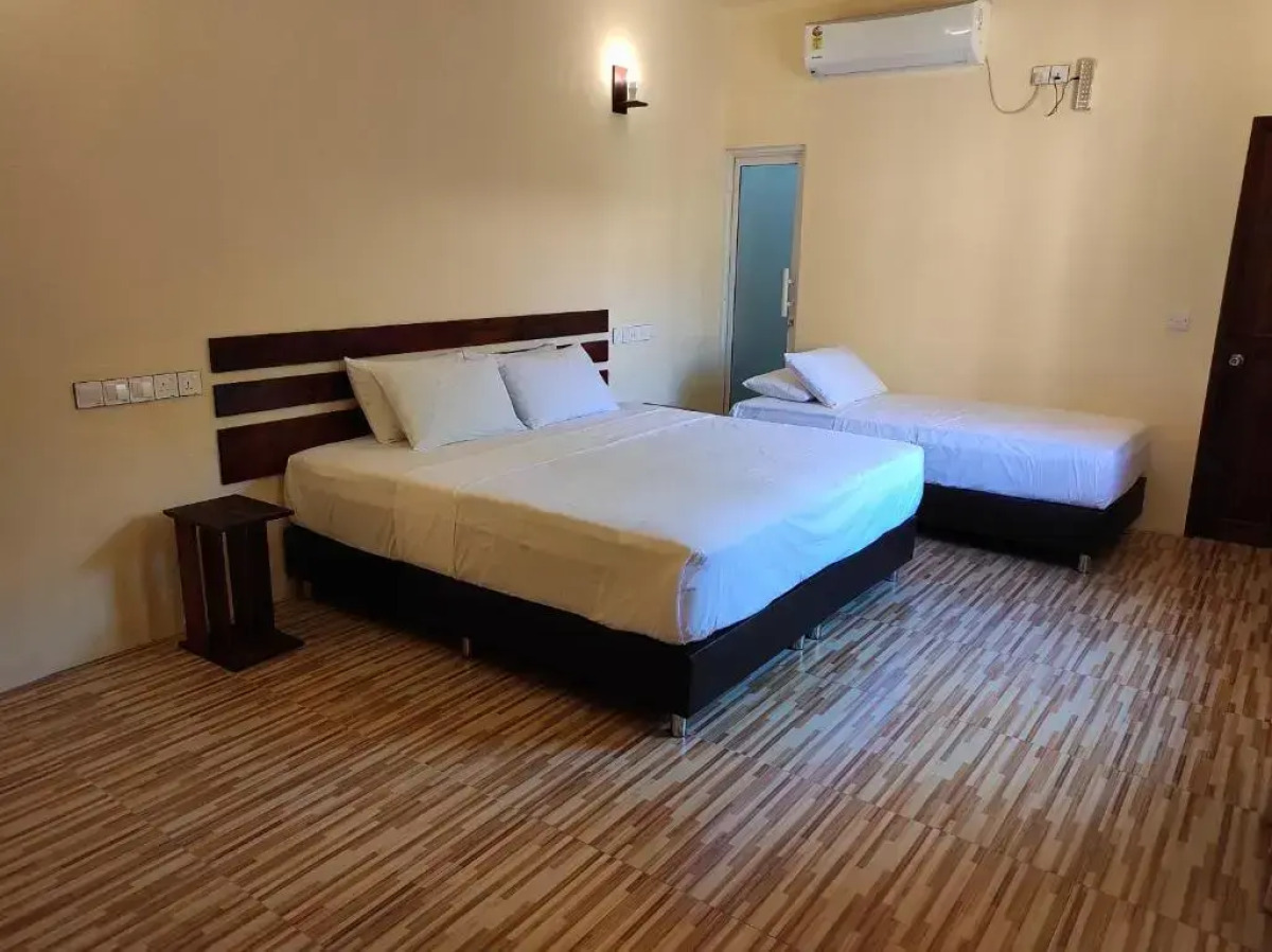 Отель Shoreline Grand