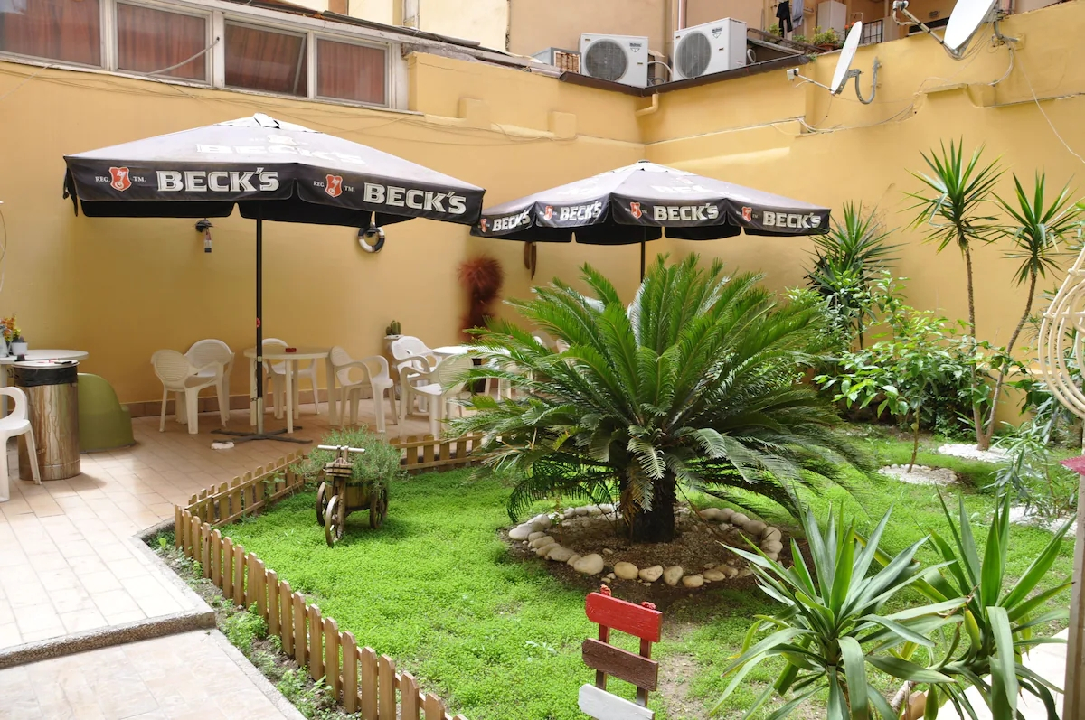 Хостел Freedom Traveller 