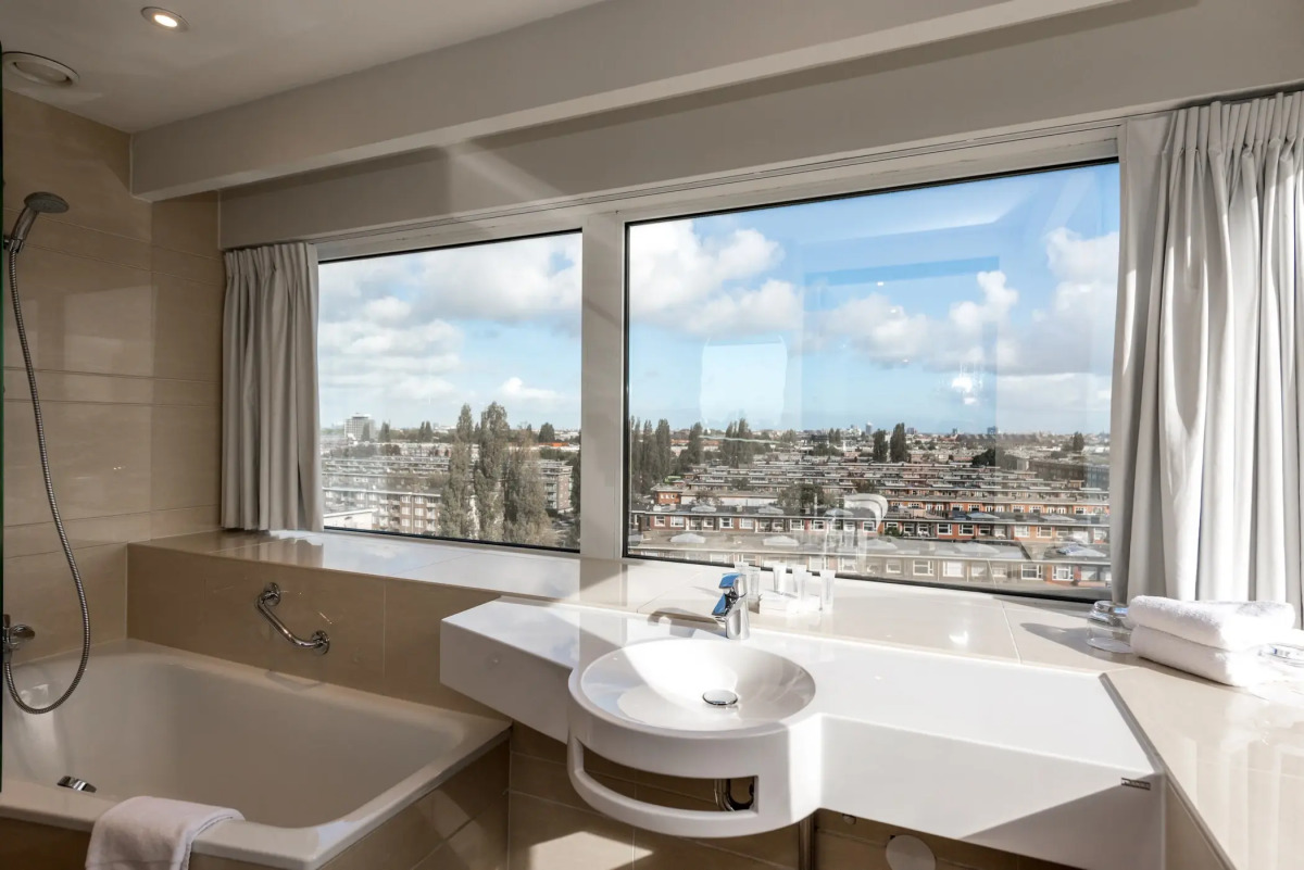 XO Hotels Blue Tower