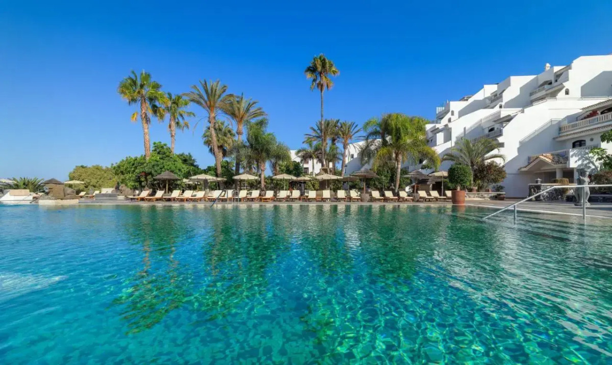 Regency Country Club, Apartments Suites