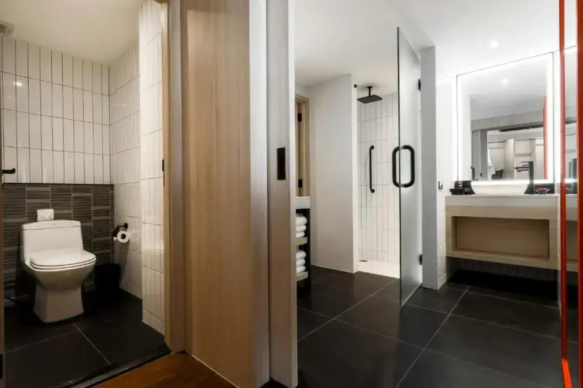 Отель Radisson RED Phuket Patong Beach