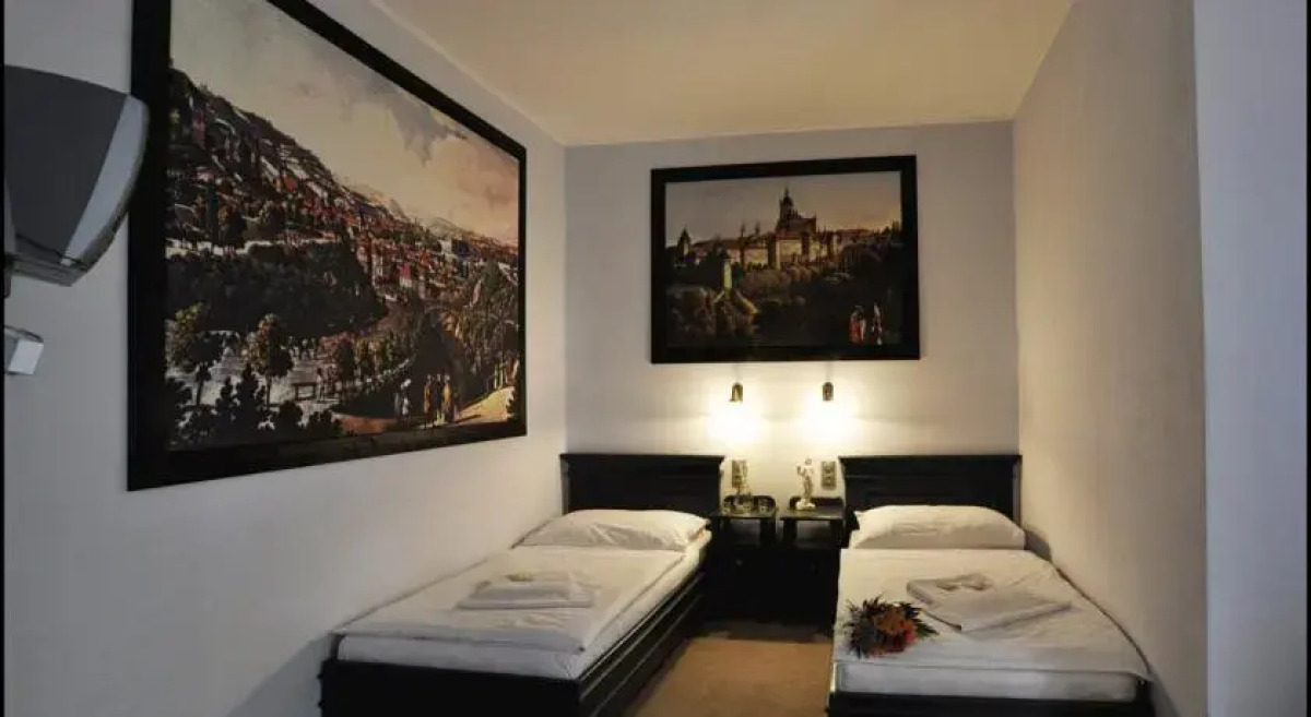 U Cervene zidle - Red Chair Hotel