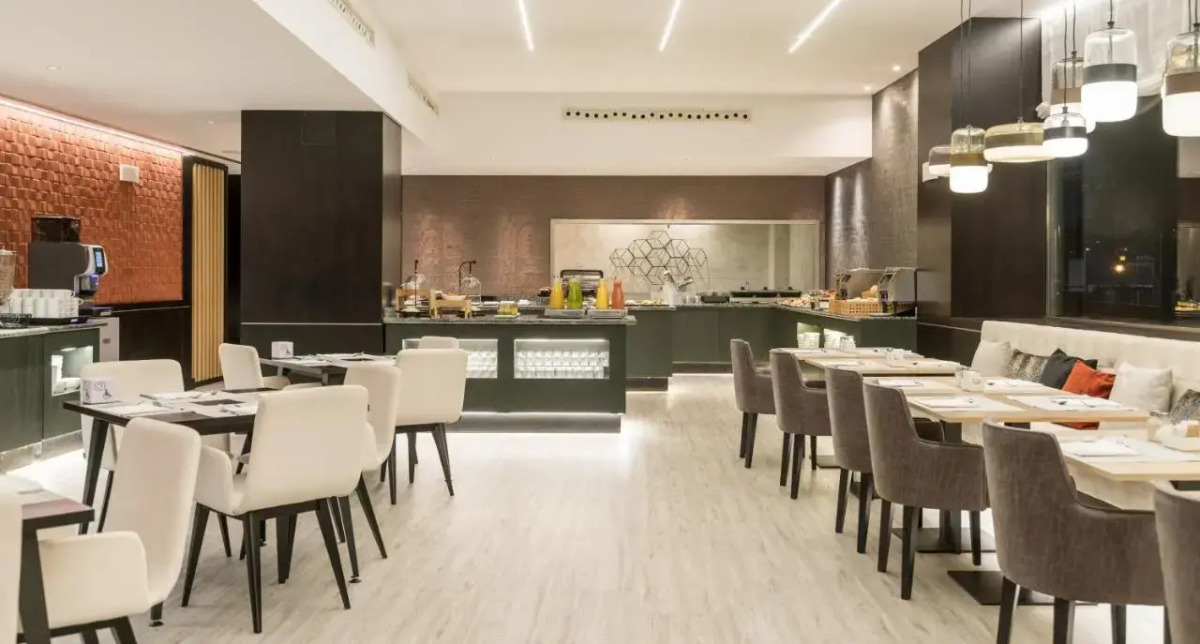 Отель Ilunion Malaga