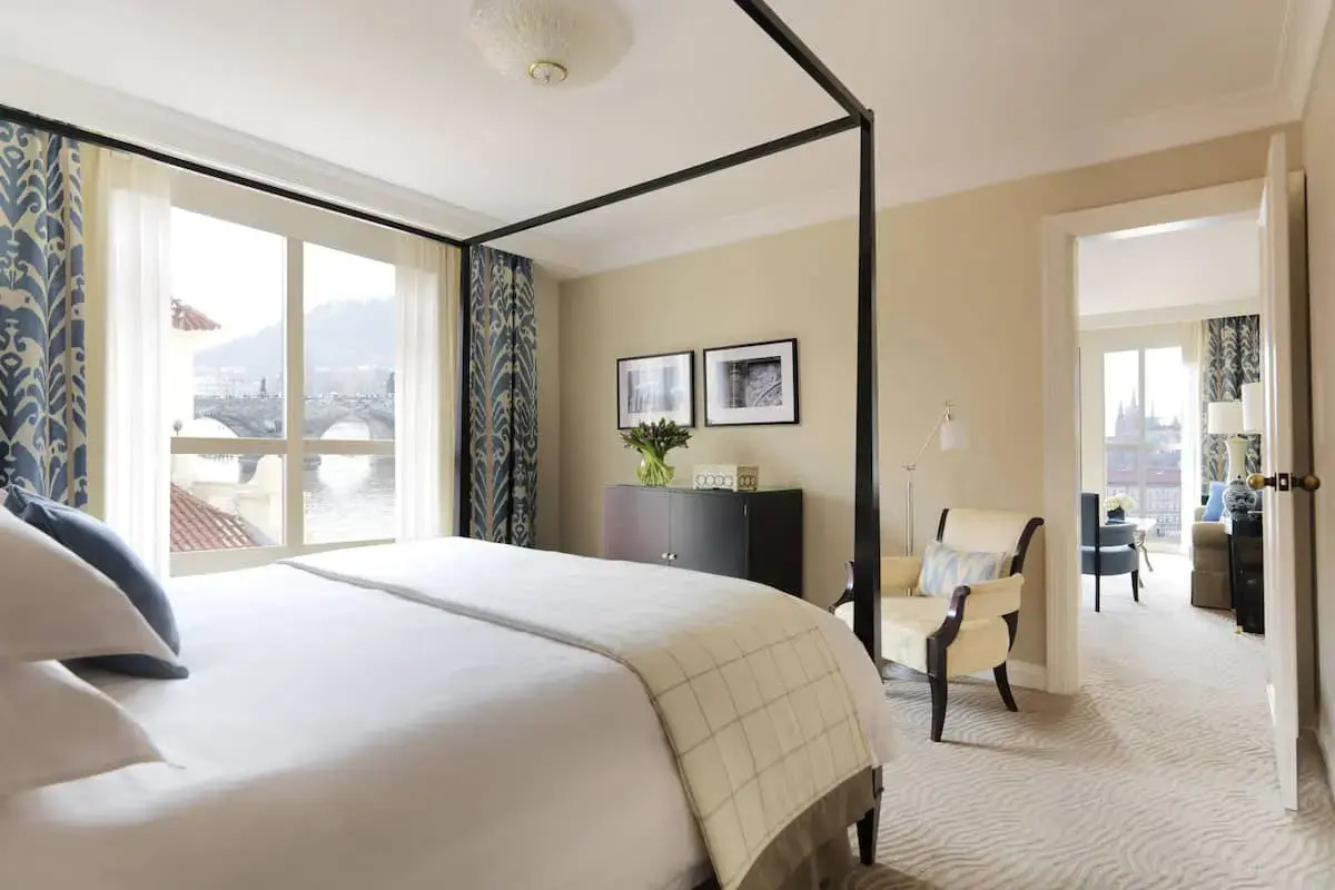 Отель Four Seasons Prague