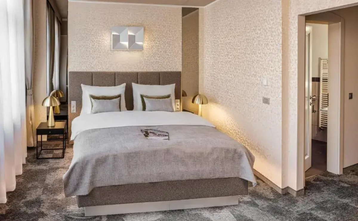 Hotel Maestro by Adrez