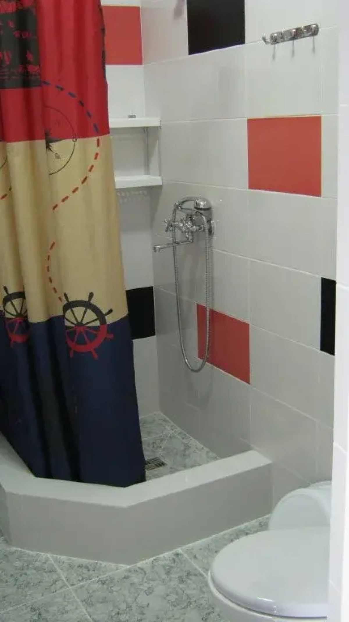 Chernoe More Guest House