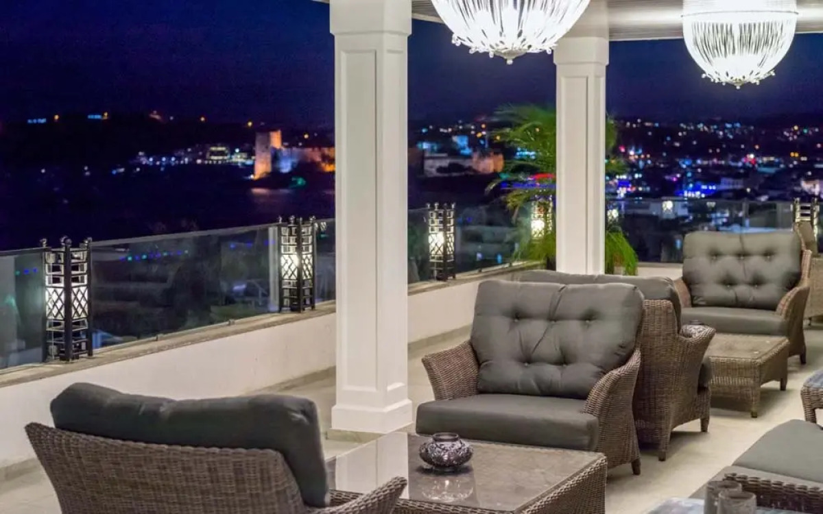 Ena Boutique Hotel & Residences