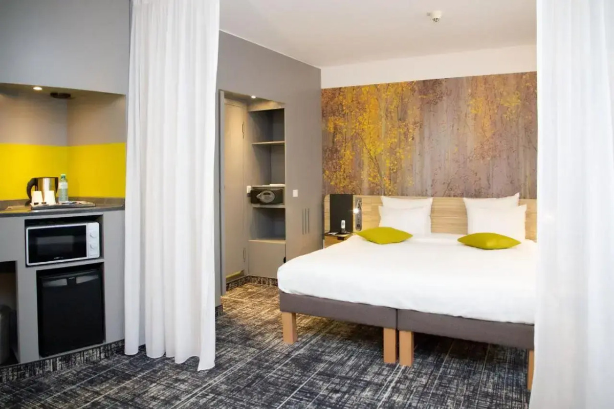 Отель Novotel Suites Wien City Donau
