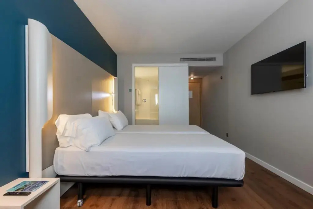 Travelodge Malaga Airport Отель