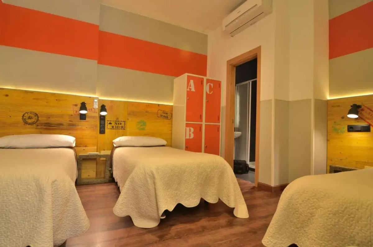 Хостел Far Home Atocha