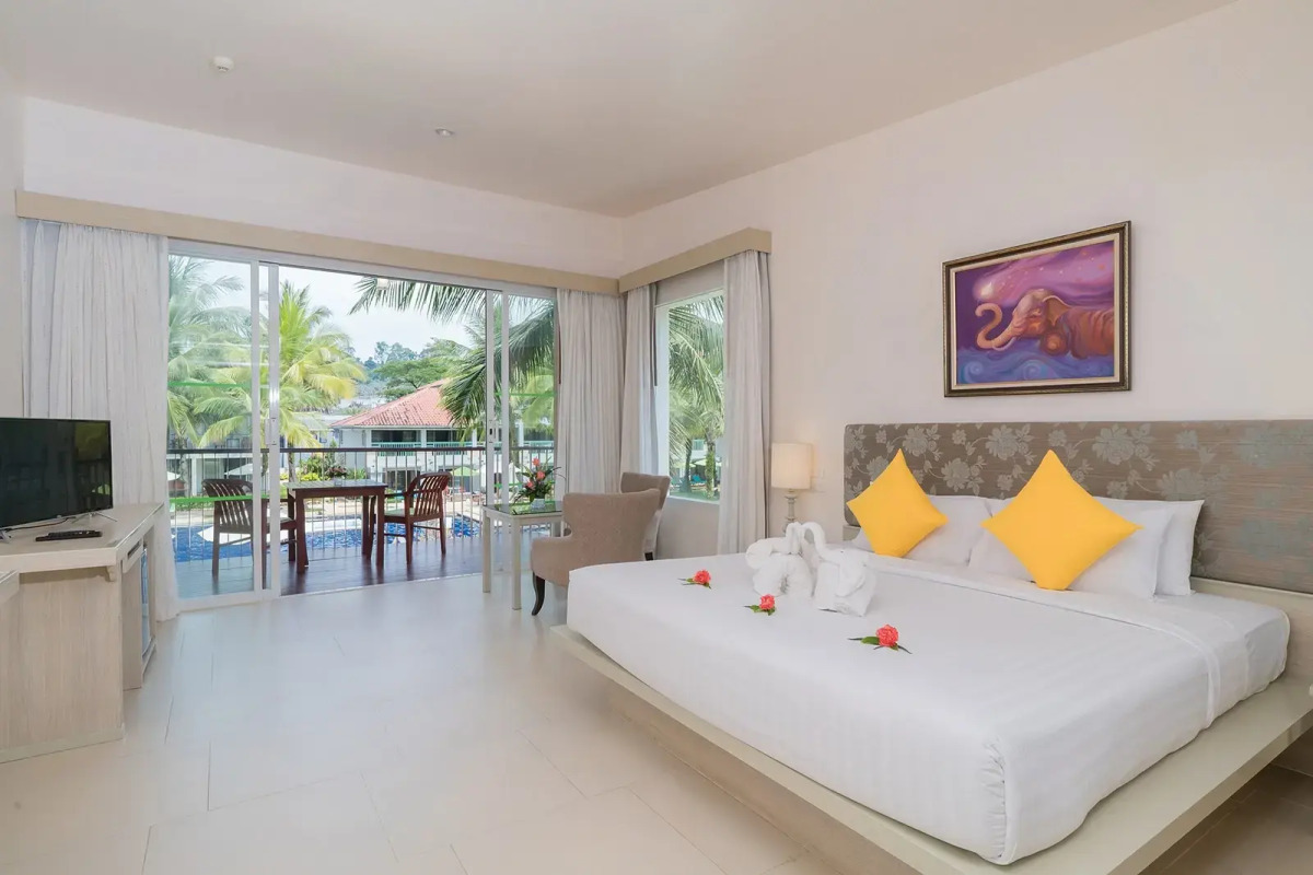 The Briza Beach Resort Khaolak