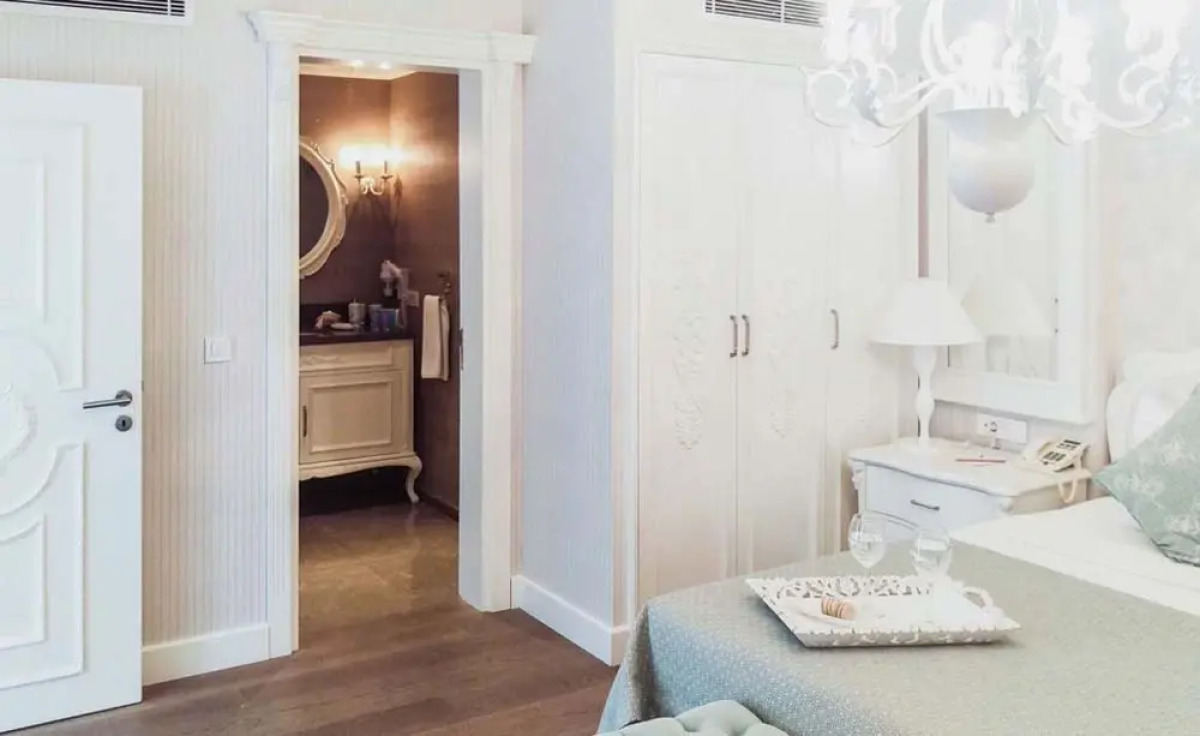 Ena Boutique Hotel & Residences