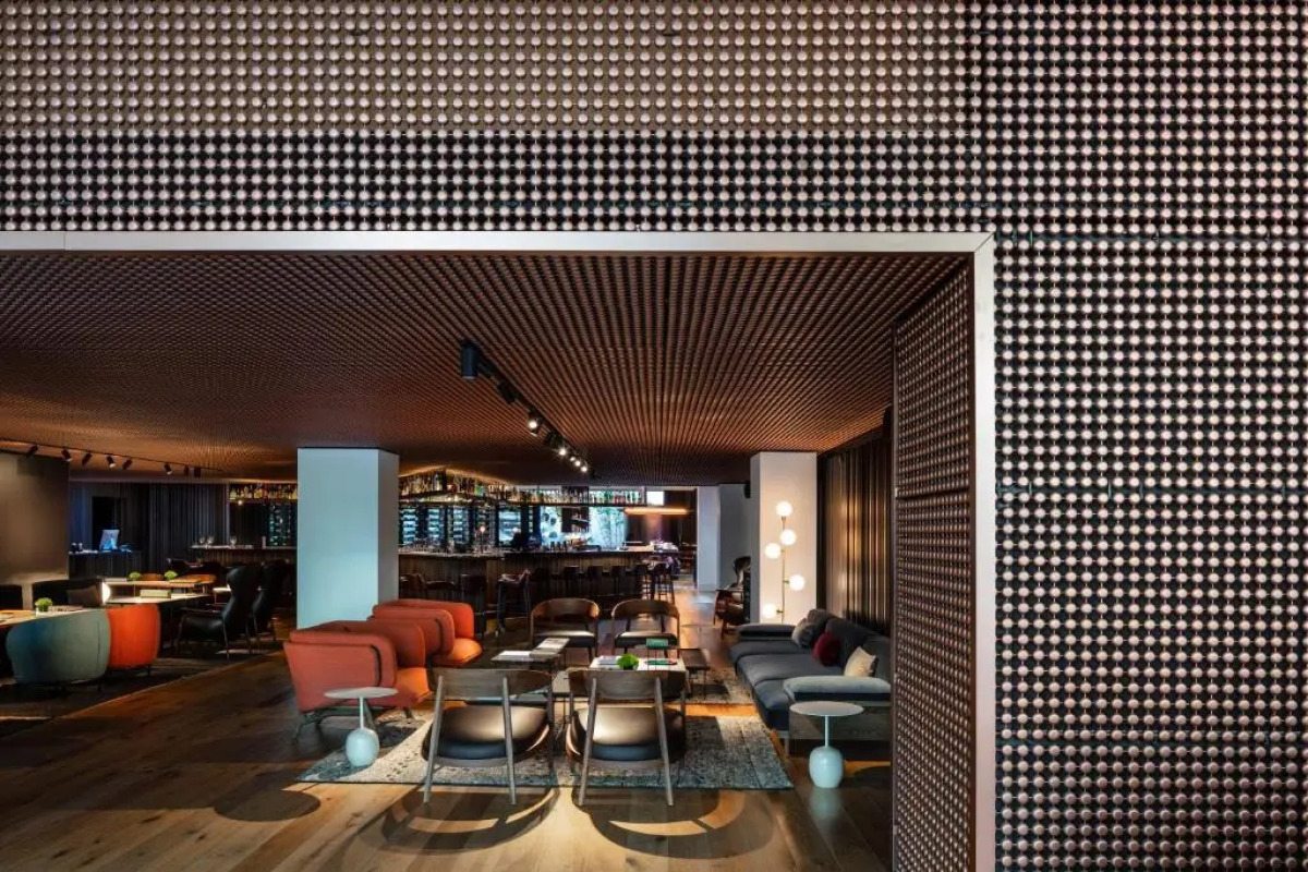 Отель Sir Victor