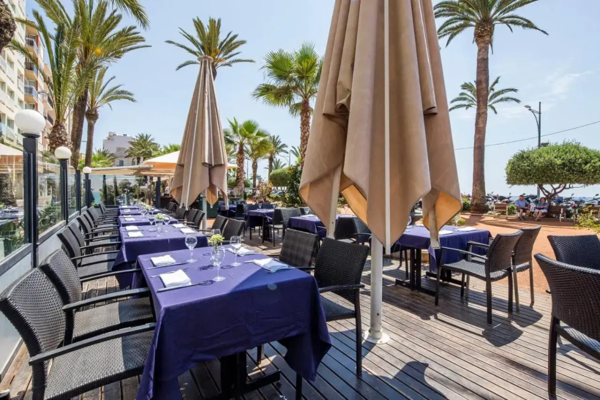 Отель URH Excelsior