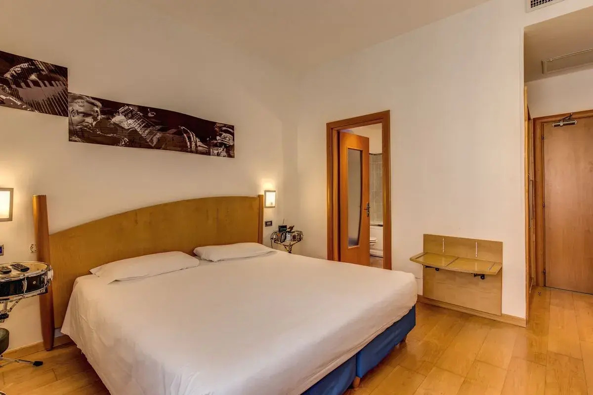 Hotel Franklin Feel The Sound