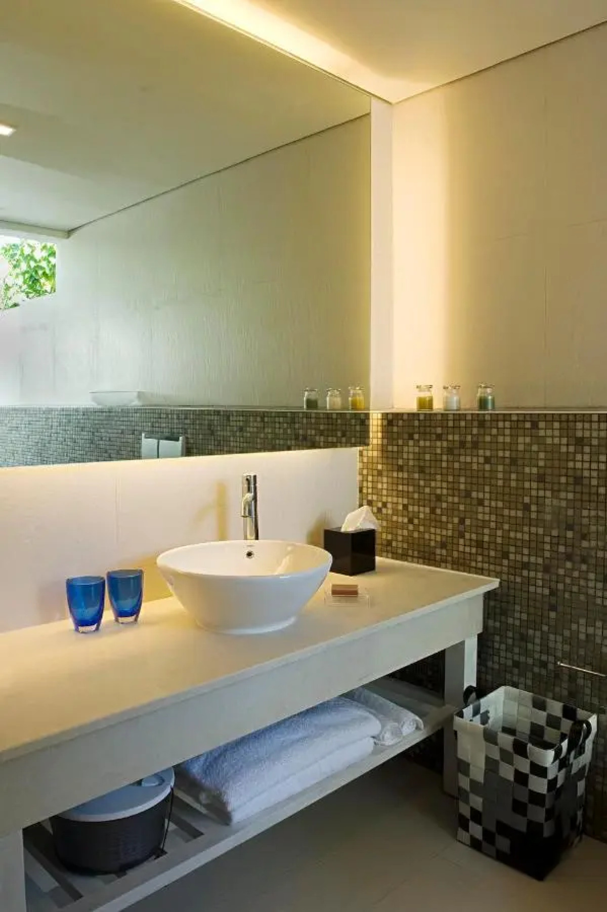 Holiday Inn Resort Kandooma Maldives by IHG