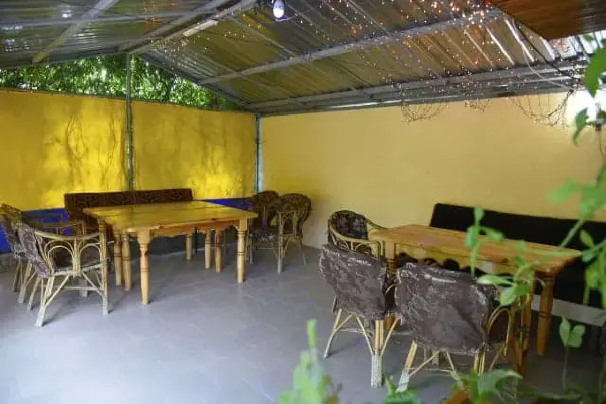 Molodezhnaya 8 Guest House