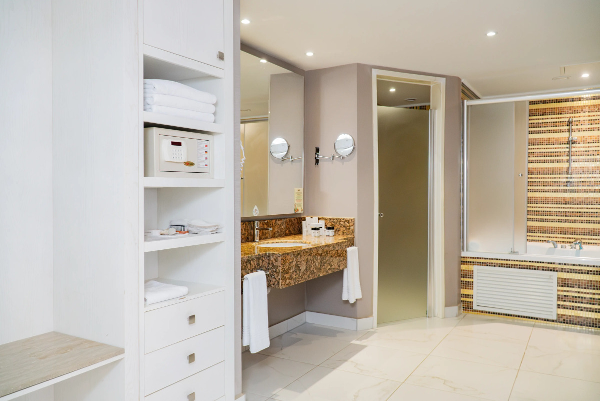 Royal Taj Mahal - All Inclusive