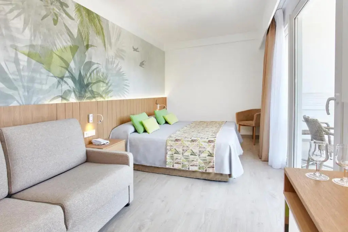 Отель Universal Castell Royal