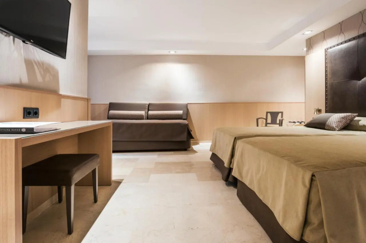 Отель Gran Barcino 